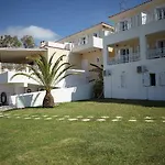 Marina Bay Apartmanhotel Radzaklí