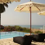 Marina Bay Apartmanhotel Radzaklí