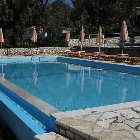 Marina Bay Aparthotel Ratzaklion